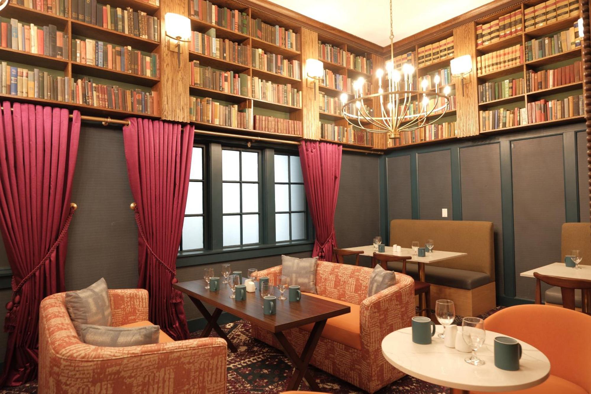 Hotel Royer Champaign-Urbana Экстерьер фото